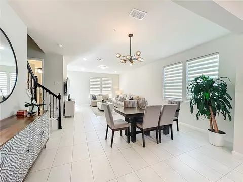 Dining - 10976 Leafshore Loop, Orlando, FL 32829 photo 6 of 8