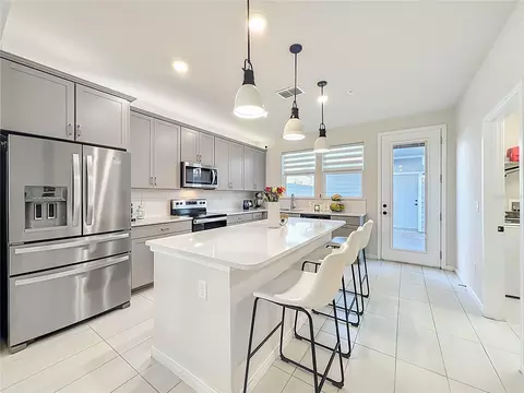 Kitchen - 10976 Leafshore Loop, Orlando, FL 32829 photo 1 of 7