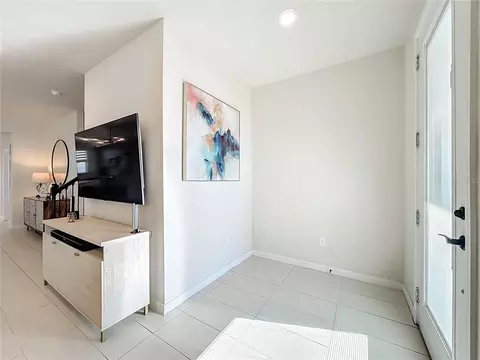 Entry Way - 10976 Leafshore Loop, Orlando, FL 32829 photo 3 of 9