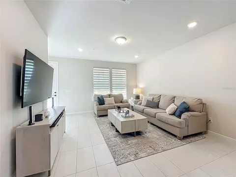Living - 10976 Leafshore Loop, Orlando, FL 32829 photo 6 of 6
