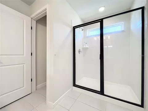 Bath - 10976 Leafshore Loop, Orlando, FL 32829 photo 5 of 6