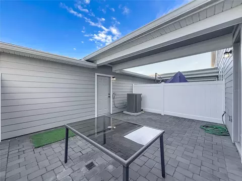 Exterior - 10976 Leafshore Loop, Orlando, FL 32829 photo 6 of 15