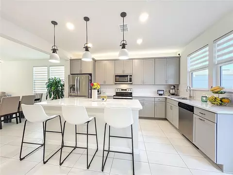 Kitchen - 10976 Leafshore Loop, Orlando, FL 32829 photo 6 of 7