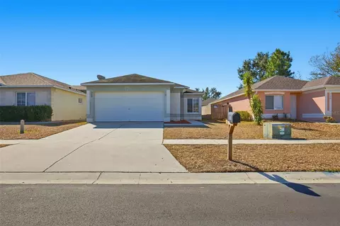 532 Scarlet Maple Ct, Plant City, FL 33563