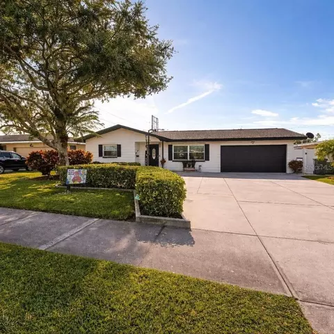 2218 8th Ave SW, Largo, FL 33770