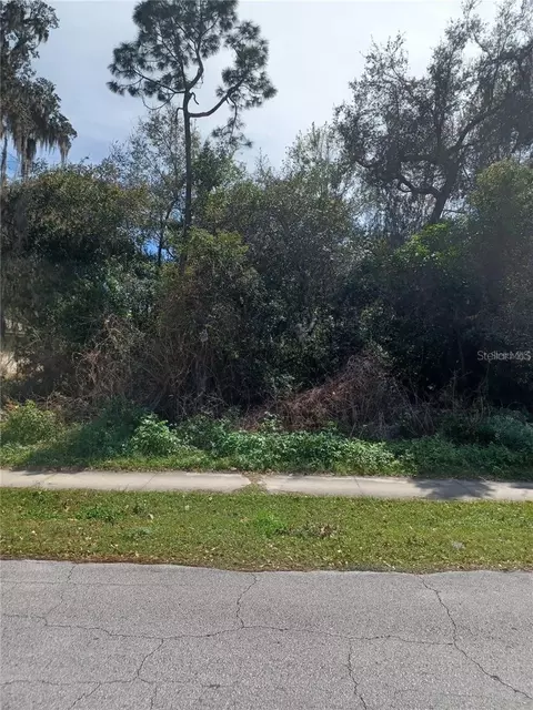 1723 2nd Ave, Deland, FL 32724
