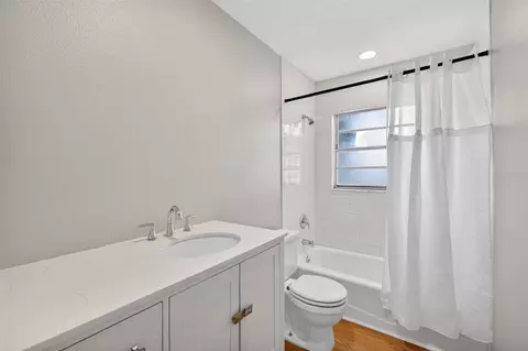 Bath - 1500 Adair St, Ocoee, FL 34761 photo 1 of 1