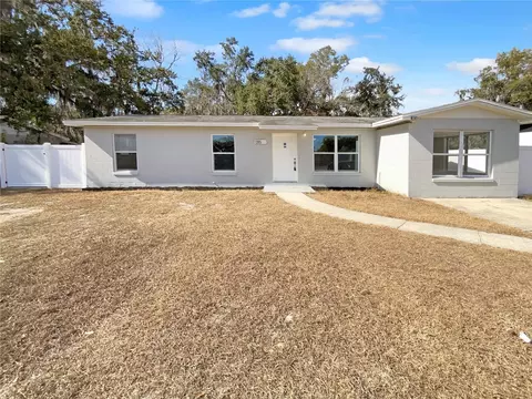 1315 Braebury Dr, Leesburg, FL 34748