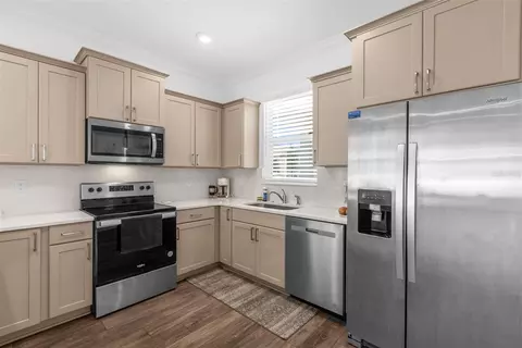 Kitchen - 8806 SW 79th Loop, Ocala, FL 34481 photo 5 of 6