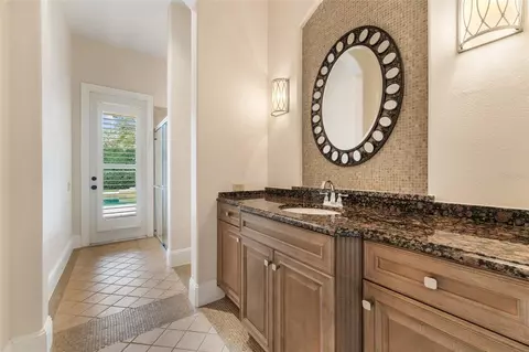 Bath - 6560 Lake Burden View Dr, Windermere, FL 34786 photo 4 of 5