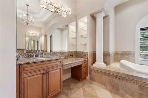 Bath - 6560 Lake Burden View Dr, Windermere, FL 34786 photo 2 of 5