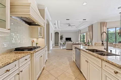 Kitchen - 6560 Lake Burden View Dr, Windermere, FL 34786 photo 3 of 5
