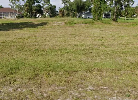 7 Tournament Rd, Rotonda West, FL 33947