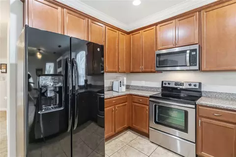 Kitchen - 3430 Schoolhouse Rd, Harmony, FL 34773 photo 4 of 5