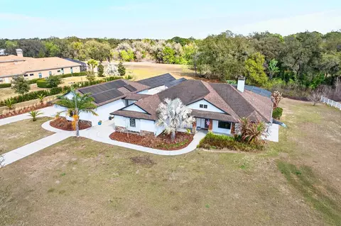 27324 Grand Oak Ln, Tavares, FL 32778