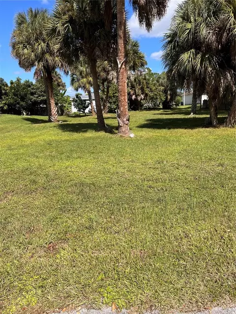 1775 Taymouth St NW, Palm Bay, FL 32907