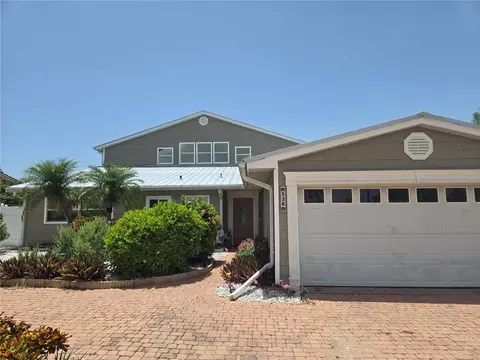538 Crystal Dr, Madeira Beach, FL 33708