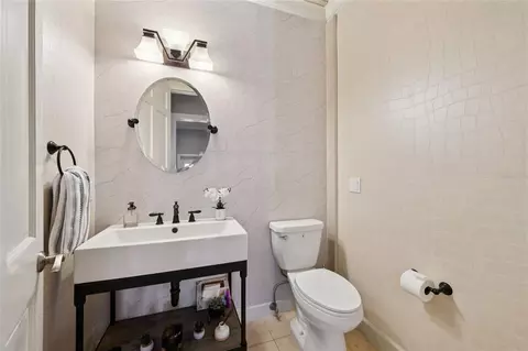 Bath - 5145 Latrobe Dr, Windermere, FL 34786 photo 1 of 8