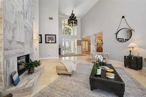 Living - 5145 Latrobe Dr, Windermere, FL 34786 photo 2 of 6
