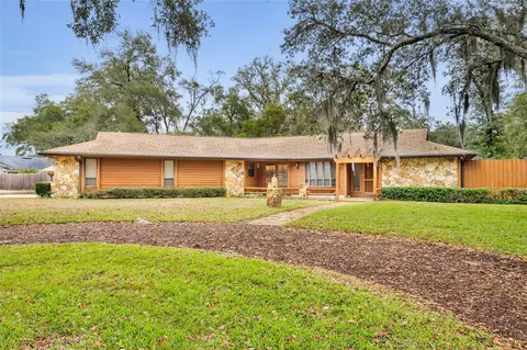 424 Kimberly Ct, Sanford, FL 32771