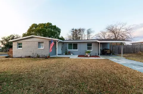 1300 NE 6th St, Mulberry, FL 33860