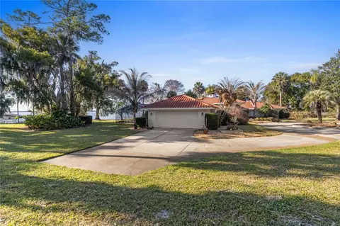 Exterior - 6136 Dora Dr, Mount Dora, FL 32757 photo 5 of 10