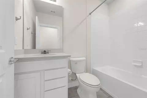 Bath - 7367 Catania Loop, Clermont, FL 34714 photo 1 of 6
