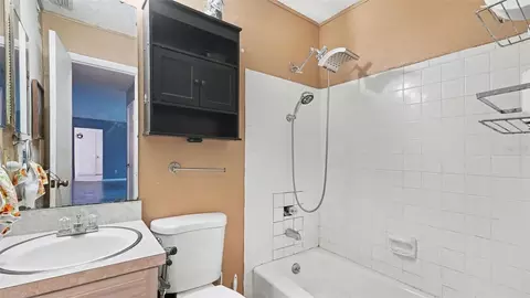 Bath - 58 Silver Ln, Ocala, FL 34472 photo 2 of 2