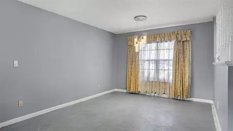 Living - 58 Silver Ln, Ocala, FL 34472 photo 4 of 4