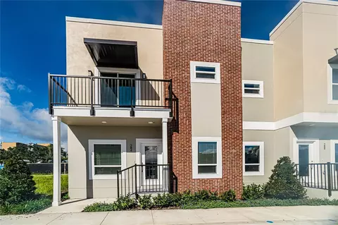 284 N Oak Ave, Sanford, FL 32771