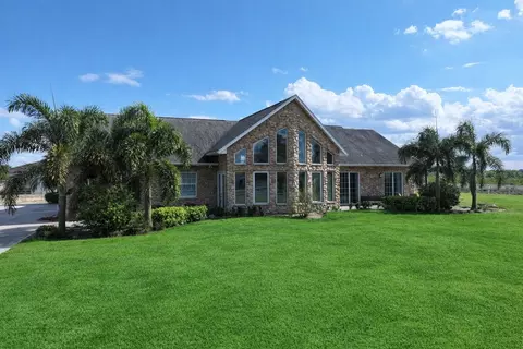 186 S Bear Pointe Dr, Lake Placid, FL 33852