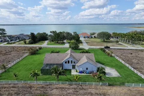 186 S Bear Pointe Dr, Lake Placid, FL 33852