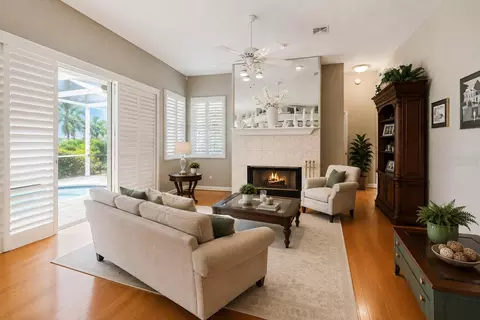 Living - 1500 Edgewater Dr, Mount Dora, FL 32757 photo 2 of 6