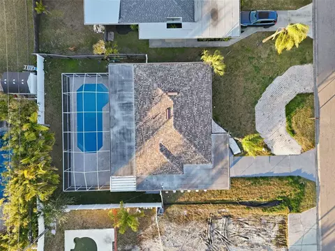 2470 Del Rio Way, Dunedin, FL 34698