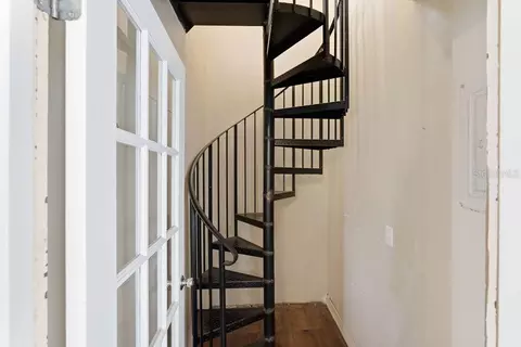 Entry Way - 720 SE 3rd St, Ocala, FL 34471 photo 6 of 13