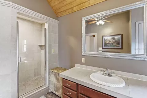 Bath - 720 SE 3rd St, Ocala, FL 34471 photo 5 of 7