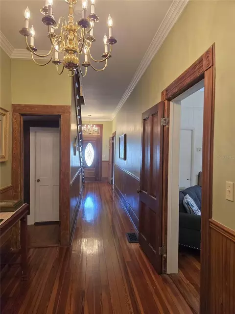 Entry Way - 720 SE 3rd St, Ocala, FL 34471 photo 9 of 13