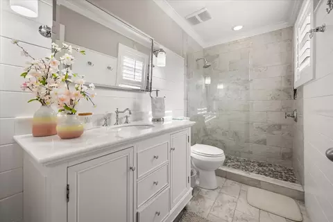 Bath - 815 Spring Park Loop, Celebration, FL 34747 photo 2 of 8