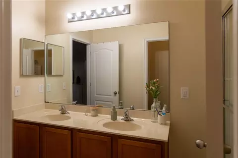 Bath - 2116 Switch Grass Cir, Ocoee, FL 34761 photo 2 of 4