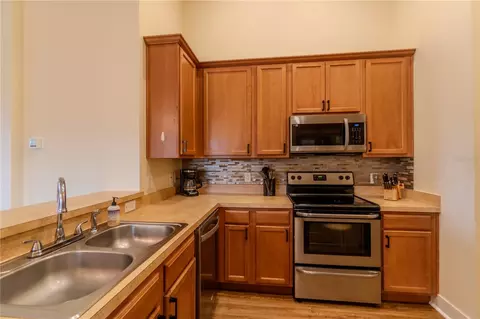 Kitchen - 2116 Switch Grass Cir, Ocoee, FL 34761 photo 2 of 2