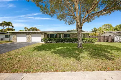 6101 Pine Ter, Plantation, FL 33317