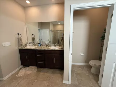 Bath - 16418 Woodside Gln, Parrish, FL 34219 photo 4 of 4