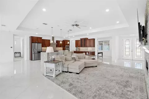 Living - 9513 SW 79th Loop, Ocala, FL 34481 photo 2 of 3
