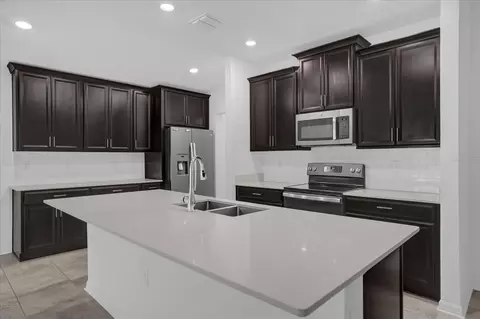 Kitchen - 4712 Magnetite Loop, Mount Dora, FL 32757 photo 1 of 2