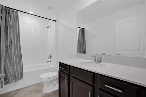 Bath - 4712 Magnetite Loop, Mount Dora, FL 32757 photo 2 of 2