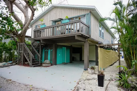 2504 Avenue B, Bradenton Beach, FL 34217