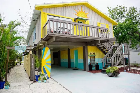 2504 Avenue B, Bradenton Beach, FL 34217