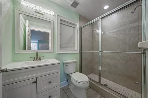 Bath - 3515 Gallagher Rd, Dover, FL 33527 photo 11 of 13