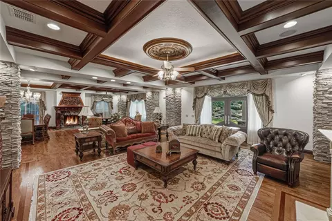 Living - 3515 Gallagher Rd, Dover, FL 33527 photo 2 of 6