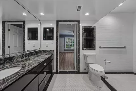 Bath - 3515 Gallagher Rd, Dover, FL 33527 photo 10 of 13